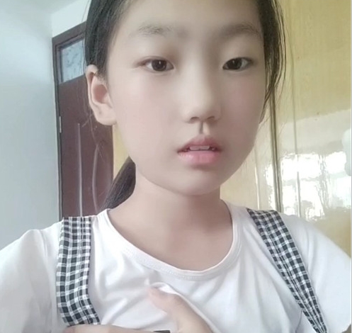 街头直击已婚嫩妻之《只要有钞票什么都行》