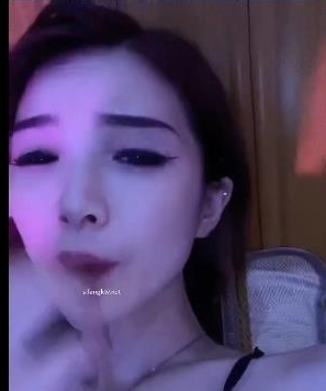 抖音网红女神《小蔡》与榜一大哥撞击