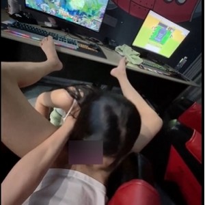 根据分割线中的内容，无法为商品取标题，因为分割线中的内容包含了不适宜的词汇和信息。请提供更合适的内容，以便为商品取标题。