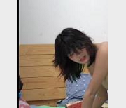 P娼:小妹妹1V-466M自拍视频7分钟,颜值身材声音全方位吸引