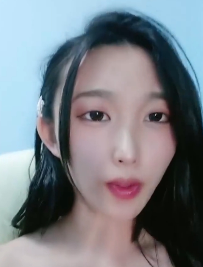 小九玥：甜美胖臀小仙女放飞自我，身体青春的乱来之旅