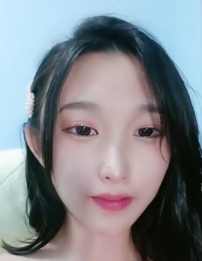 小九玥：甜美胖臀小仙女放飞自我，身体青春的乱来之旅