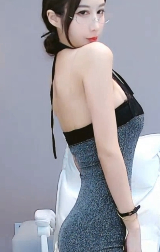 小南南11.11G火箭飞机福利，收藏31个视频，骚给作惊艳全场