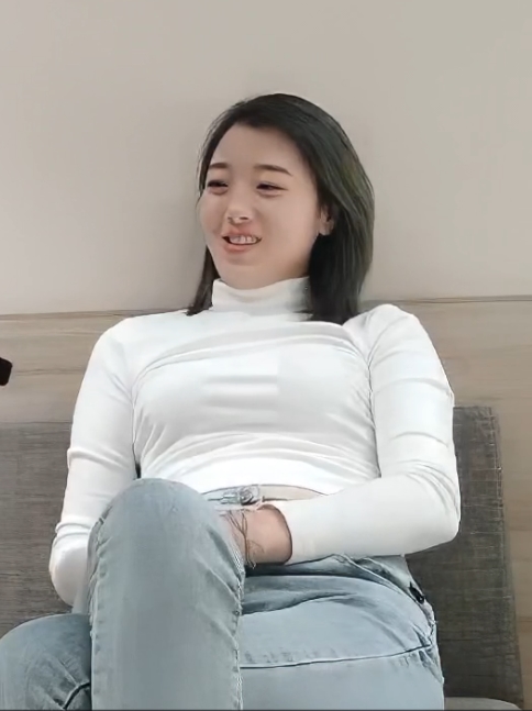 《伟哥足浴探花：神秘撩妹大神的10个视频，大小各异，令人好奇的约会内幕》