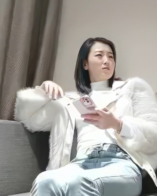 《伟哥足浴探花：神秘撩妹大神的10个视频，大小各异，令人好奇的约会内幕》