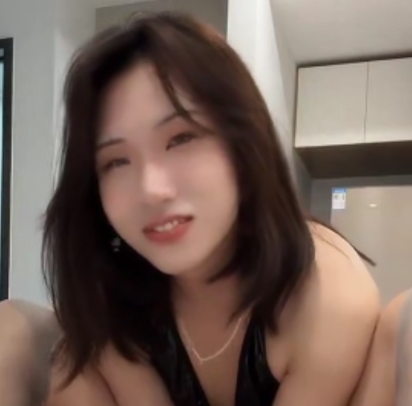 邢曦月付费福利合集：大罩杯眼睛妹，NV+16.5GB视频容量