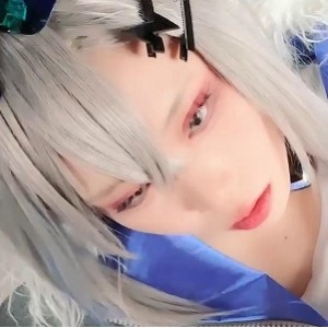 鲍德熹监制：浵卡cos银狼原档，18分钟1V1.3G视频，角色互动颜值身材