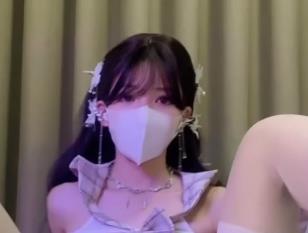 优质自拍平台白丝JKS她最新合集1V268M，超可爱道具秀