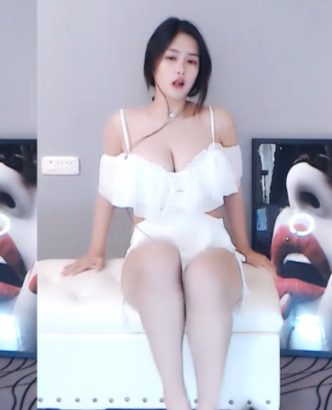 转载虎牙优质蓝妹儿私人定制合集14V774M，福利分享