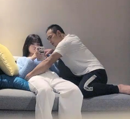 推特别1V1私拍7V2.5G兰兰鹿鹿绝版合集