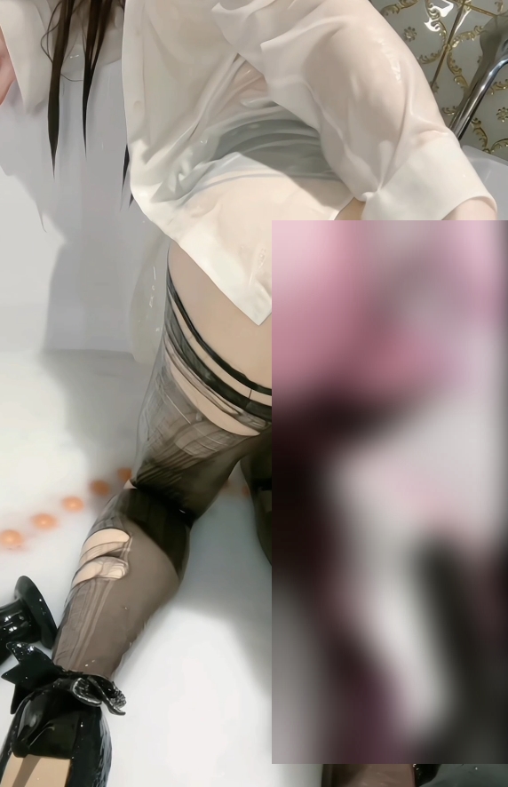 百度云三个橙子酱伪娘视频37v15.8g，肤白骨架小有某处