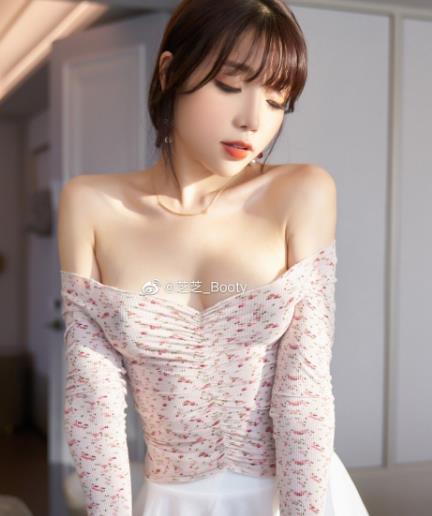 微博杨晨晨打赏视频28V5.8G反差太绝