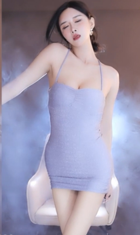 小恩雅网易CC加特林热舞长安城大摆锤1V/1G车灯晃眼