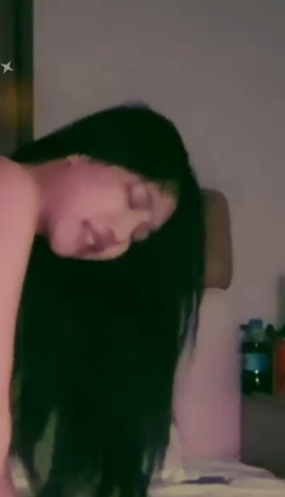 深夜空姐J先生兼职互动全记录1部190M火辣