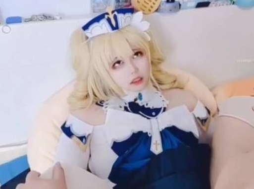 推小舞酱伪娘cos三部曲2G蜜桃臀太顶了