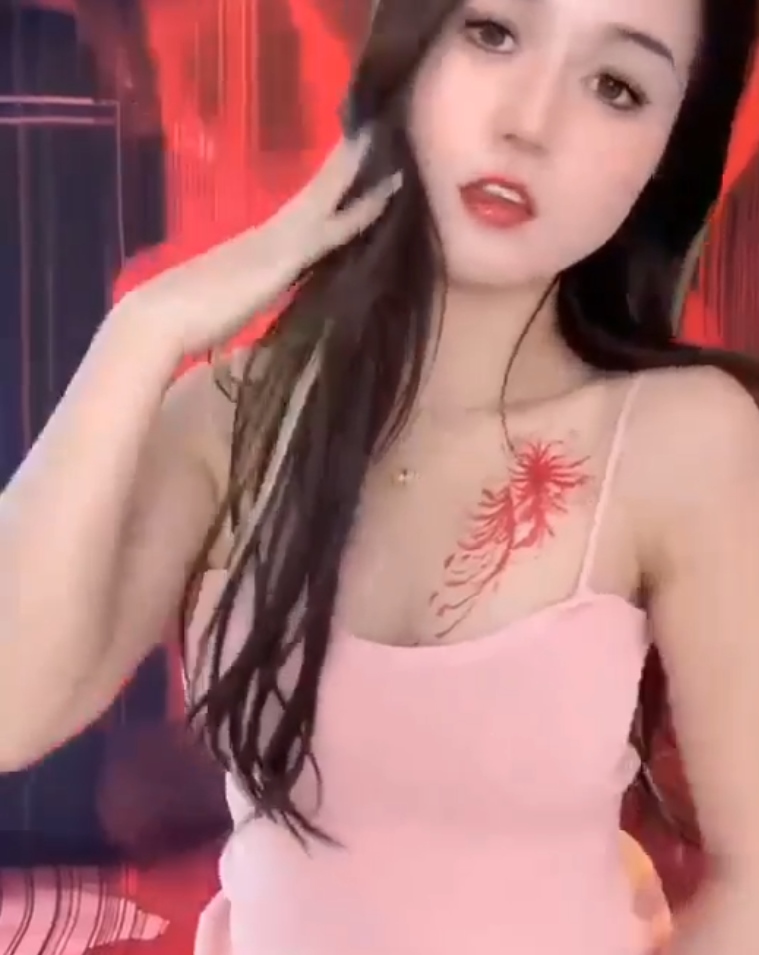 花椒红颜放飞自我直播50部2GB玉指缠绕