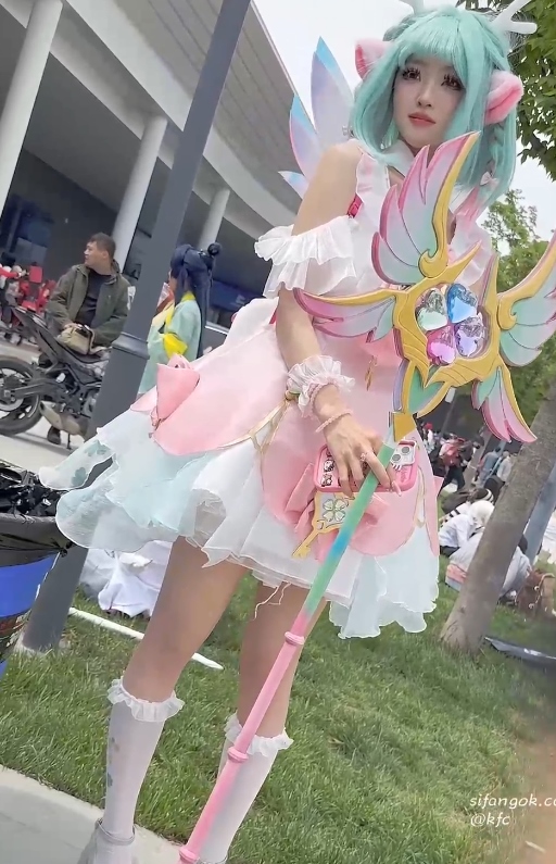 街拍合集15V眼镜御姐绝赞展示1.92GB