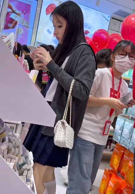 街拍KFC抄底合集14V1.08GB青春无敌