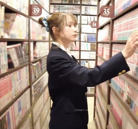 诱人喷泉美女图书馆隐秘互动1部129MB资源网