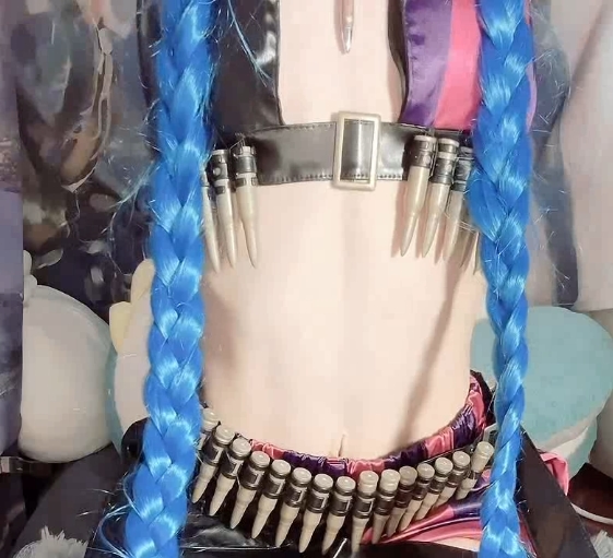 撩人不知名福利姬推特视频1v900m