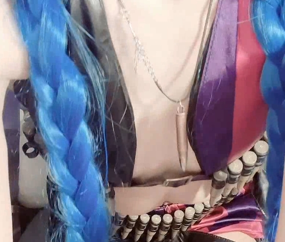 撩人不知名福利姬推特视频1v900m