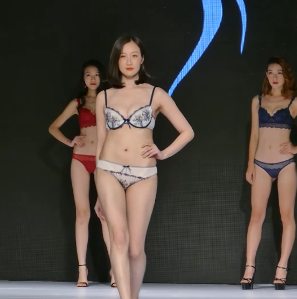 云盘内衣秀合集1202部441G火辣诱人