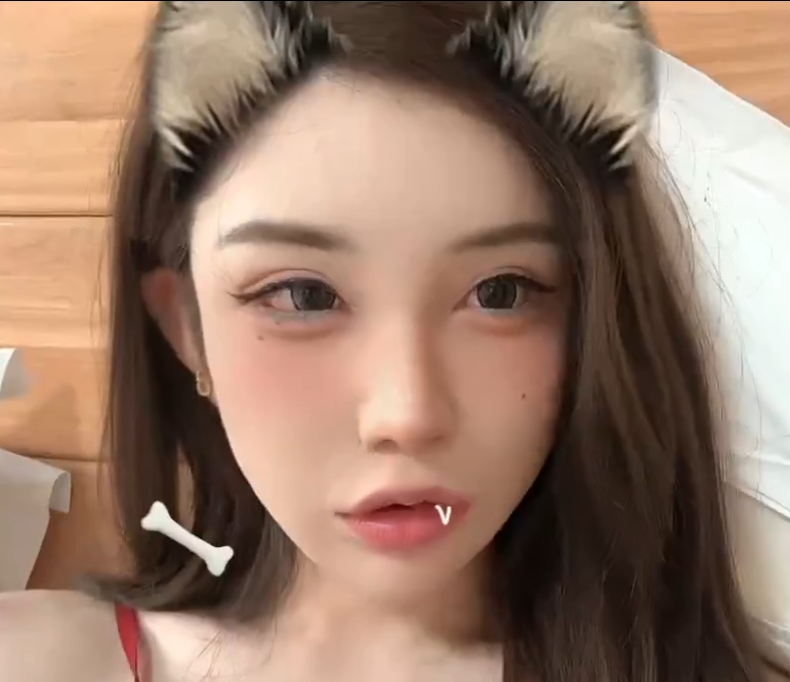 推特依依liu短视频67部803M优质尤物