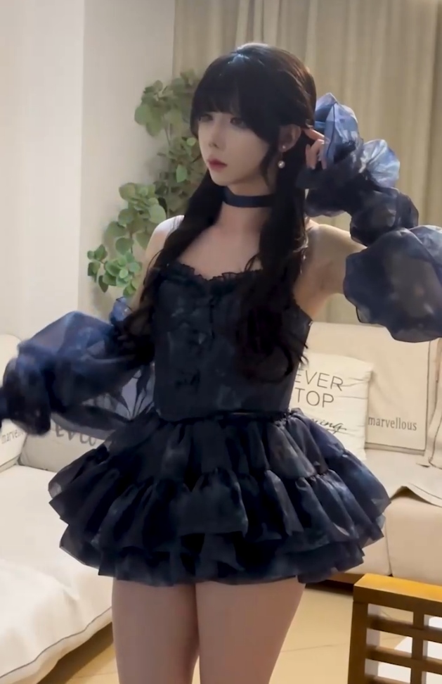 推特李露热舞绝美合集88部50G太顶了