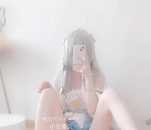 推文小灵酱私拍20部2G娇嫩欲滴