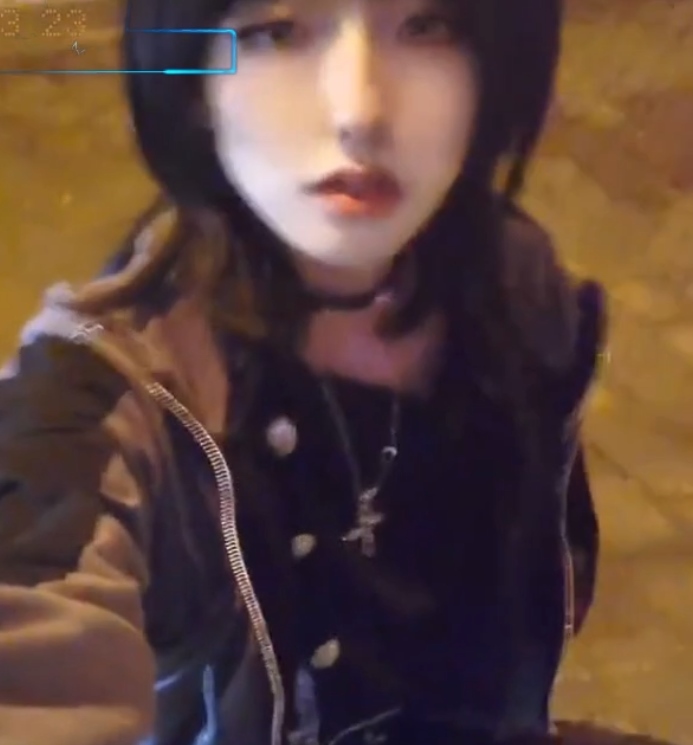 推特伪娘小伊合集6部2.5G优质尤物