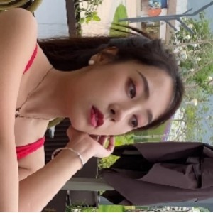 优质红泳装尤物私房诱惑1V9.76G蜜桃臀美腿惹火