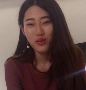 推特乖乖女御姐私密小脚互动视频1V91M娇媚动人