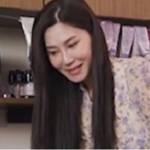 1V442M某传媒MDWP0003理发店秘密深入互动身形玲珑太吸睛