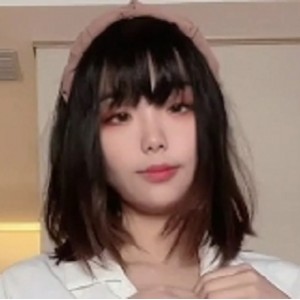 小玉儿JK三人游互动视频2V套图600M极致魅惑