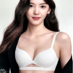 AI明星网红脱衣115V某房展示220M太劲爆